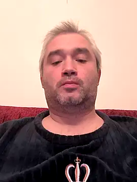 Olomoucak1982 online show from December 15, 6:05 pm