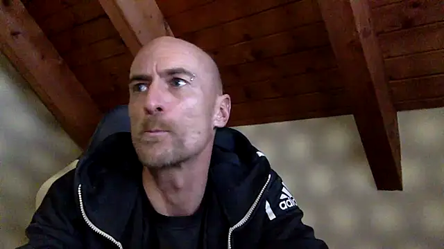 MR P Solo Bassbitch online show from December 4, 8:27 pm