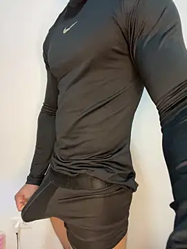 BrunoHot  online show from December 22, 7:55 pm