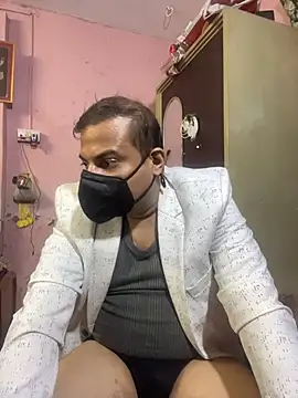 yoyoyohunny online show from December 15, 4:15 pm