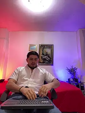 williamsmiiths16 online show from March 17, 11:57 am