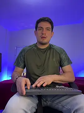 williamsmiiths16 online show from April 24, 12:40 pm