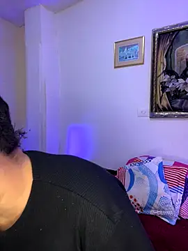 williamsmiiths16 online show from December 5, 3:24 am