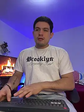 williamsmiiths16 online show from April 23, 11:59 am