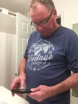 Toothpic1 online show from February 1, 6:45 am