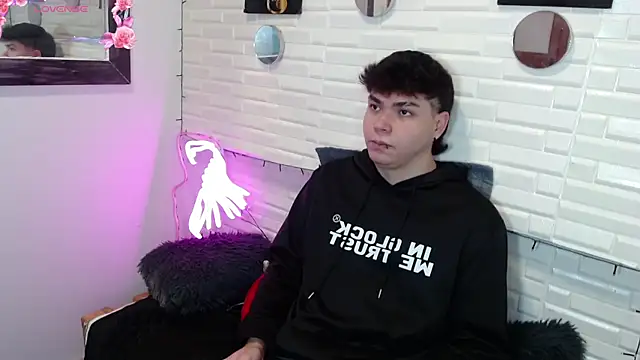 Dylan fooxx online show from January 13, 7:40 pm