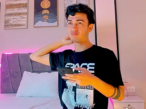 Feiccer Thomson1 online show from February 11, 5:34 am