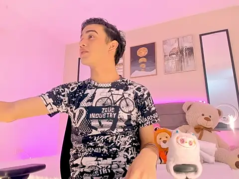 Feiccer Thomson1 online show from February 13, 5:07 pm