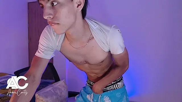 andrew courtzz online show from April 8, 8:39 pm