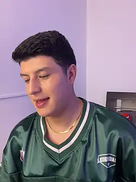 Goldenknight33 online show from April 1, 3:09 pm