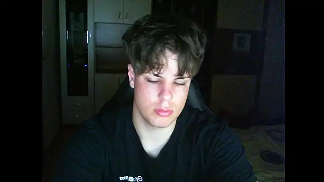 GymGuy0505 online show from May 19, 8:48 pm