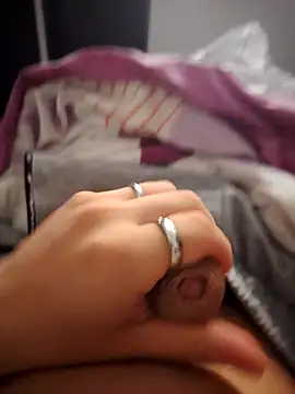 AngelJunior01 online show from December 19, 4:42 am