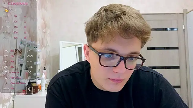 robertkingsize online show from January 14, 5:50 pm