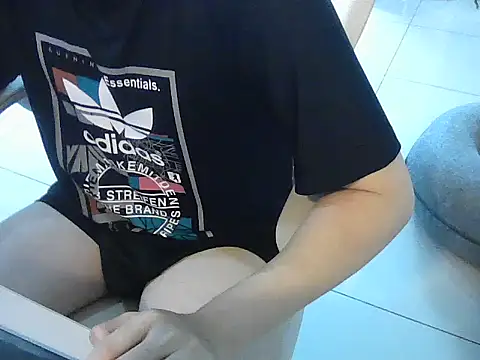 YourBoYyyyyyyy online show from December 15, 6:32 am