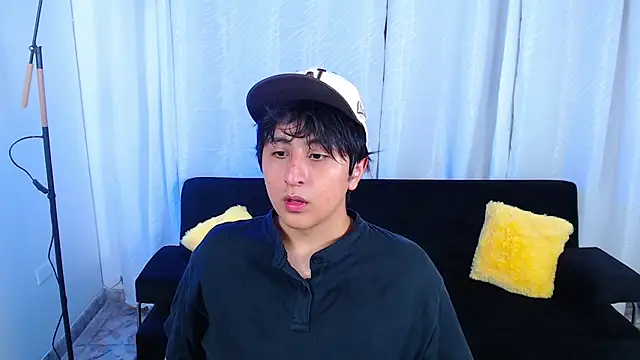 Zyan18 online show from December 16, 8:38 pm