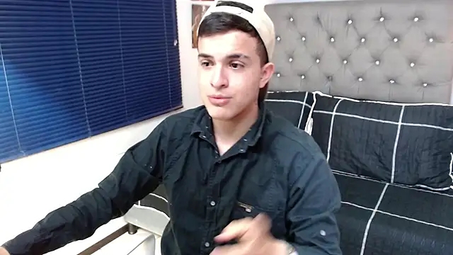 massimo greco  online show from January 6, 9:30 pm