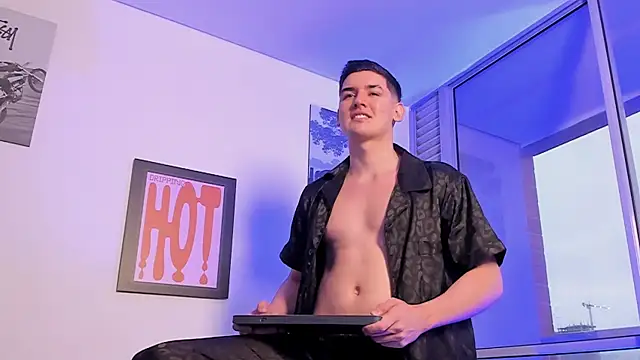 Valentino ceratti online show from February 26, 11:11 am