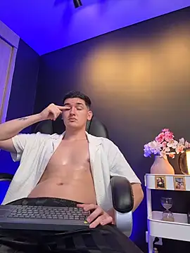 Valentino ceratti online show from February 18, 2:31 am