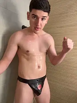 Valentino ceratti online show from December 23, 3:15 am