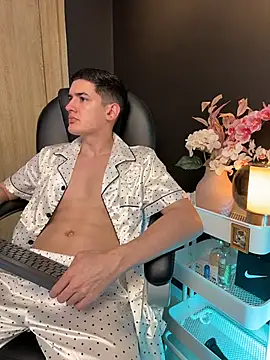 Valentino ceratti online show from February 14, 3:12 am