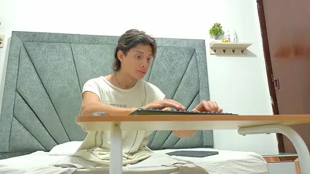 LoganRyder OS online show from December 21, 8:55 am