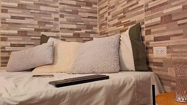 maxxcooper1 online show from March 17, 8:33 pm