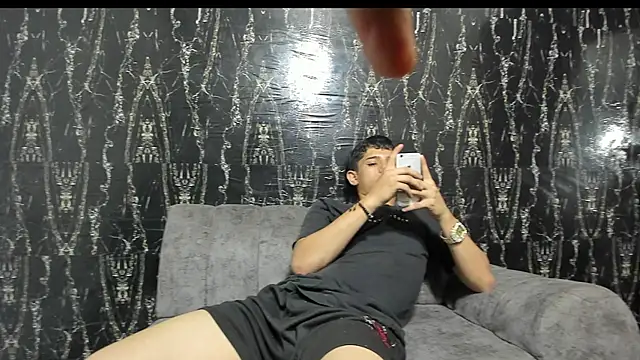 Mrs-mike-hott-boy online show from December 20, 4:47 pm