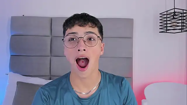 JoshClaarktt online show from May 16, 4:21 am