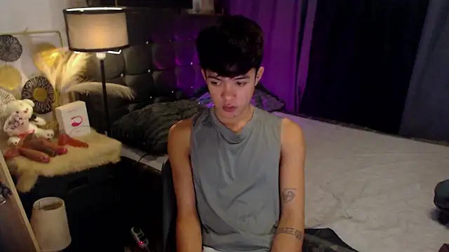 robin hotcummerx online show from January 12, 3:54 am