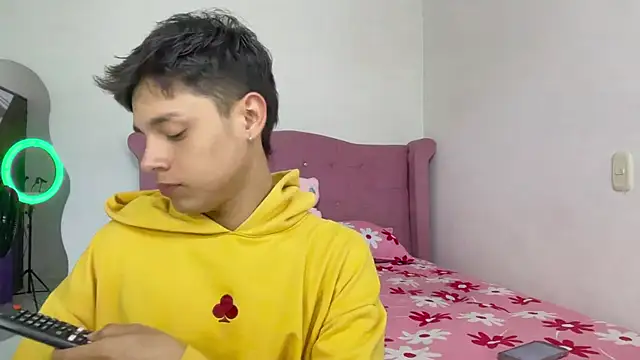 Andy Belier23 online show from April 22, 7:40 pm