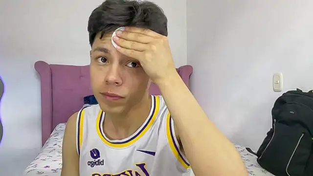 Andy Belier23 online show from April 28, 3:17 pm