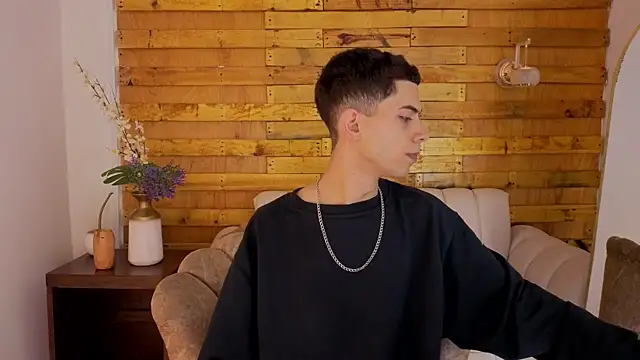 prettyboyy 13 online show from January 13, 8:24 pm