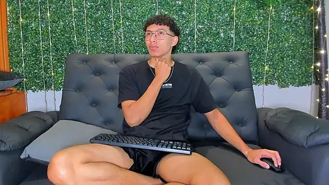 Antoniio miller online show from December 22, 6:16 pm