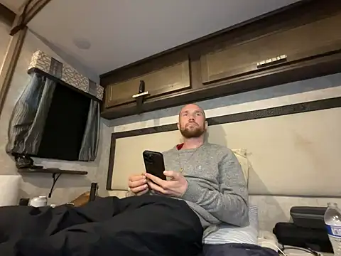 SparkledExtern online show from February 9, 8:02 pm