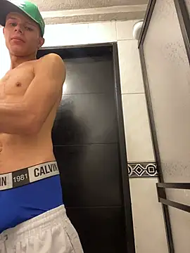 Danseuz online show from December 20, 10:28 pm