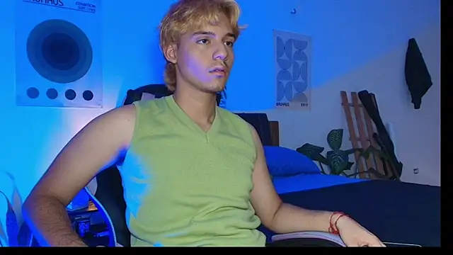 CrisotpherMoretti online show from February 3, 6:35 pm