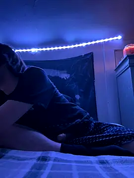 beastjohnson online show from December 19, 9:17 am