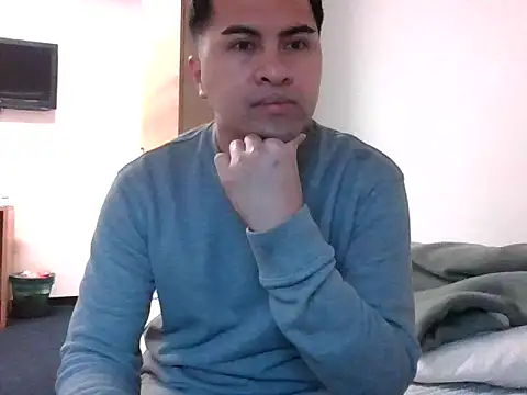 sweetpinoy2027 online show from April 1, 3:20 pm