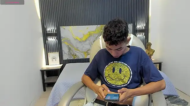 TaylerMiles online show from January 17, 4:26 am