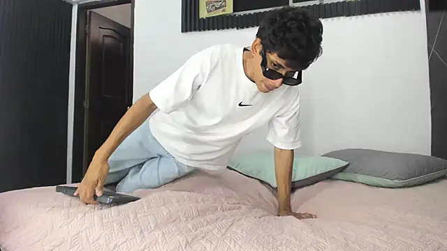 Emer santos online show from April 11, 4:54 pm