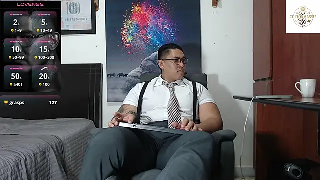 coltonmassiff online show from April 29, 11:04 am