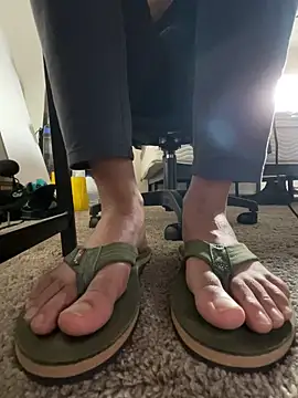 Kingbertfeet online show from February 3, 2:00 pm