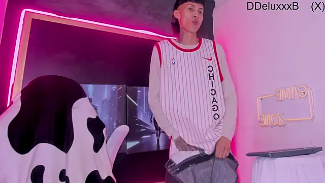 Daniel Deluc77 online show from February 3, 6:46 pm