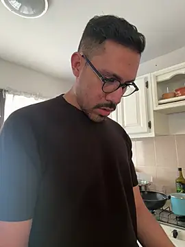 AdrianGarcia89 online show from April 18, 5:36 pm