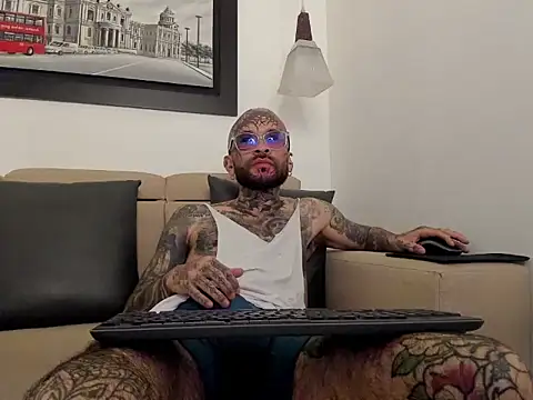 CalvinKorvus online show from December 19, 9:34 pm