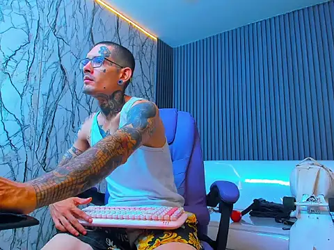 Boy tatto77 online show from June 22, 1:22 am