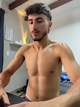 LIAM COLT online show from April 28, 7:40 pm