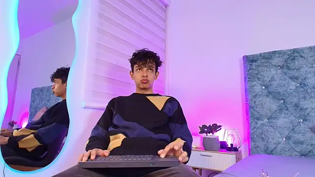 maxfrost 1 online show from January 15, 7:16 pm