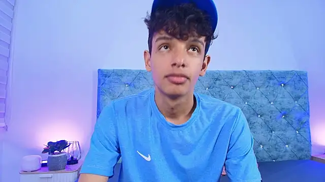 maxfrost 1 online show from February 2, 7:44 pm