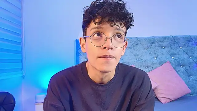 maxfrost 1 online show from February 1, 7:34 pm